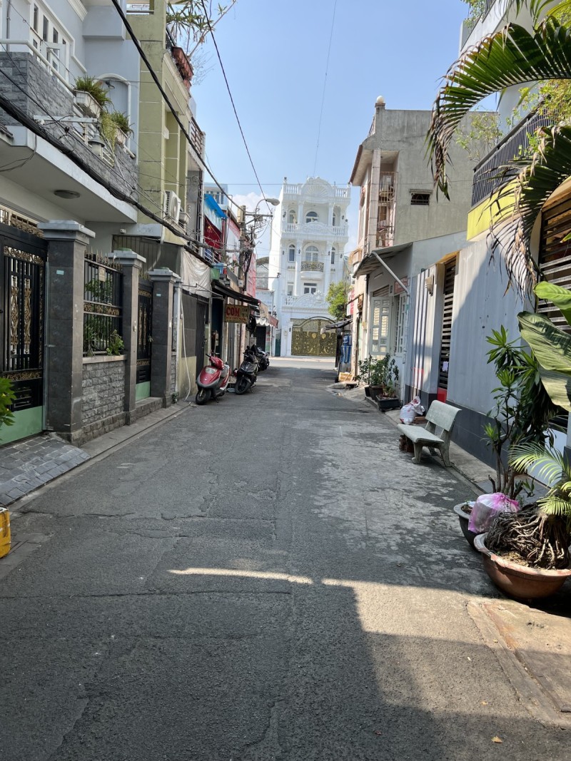 Bán Nhà Măt Tiền Nguyễn Lộ Trạch, Tân Phú. 84m2. 2 Tầng Giá 6,3 Tỷ