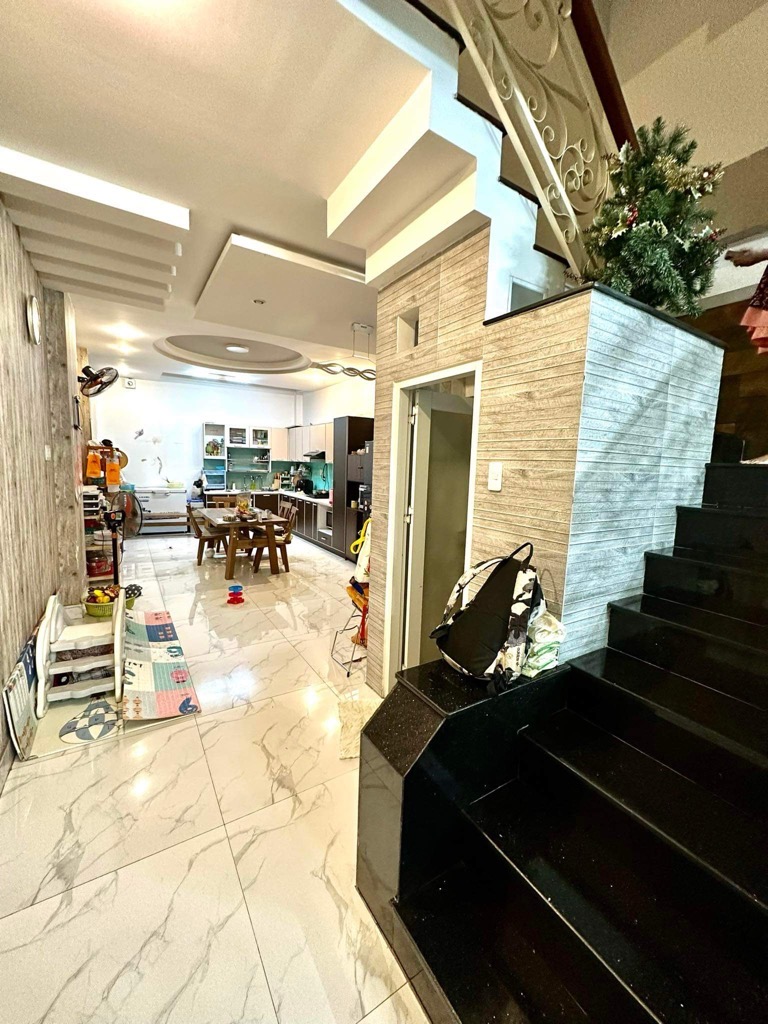 Bán - 92m2 nhà 3 tầng 8 tỷ x Nguyễn Văn Lượng Gò Vấp TPHCM