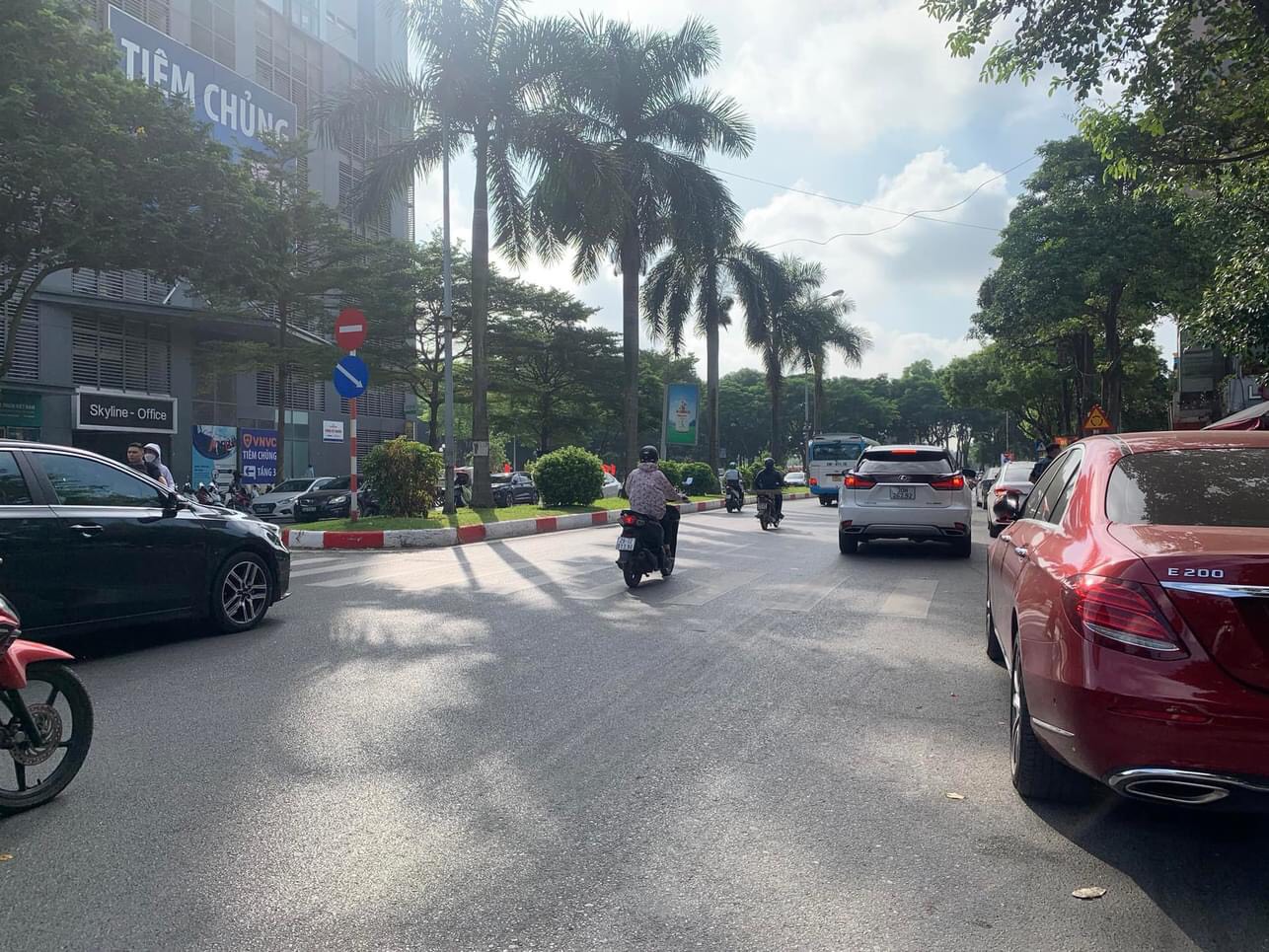 CHÍNH CHỦ CẦN BÁN GẤP, MẶT PHỐ NGUYỄN KHUYẾN MT HƠN 5M, KINH DOANH NGÀY ĐÊM