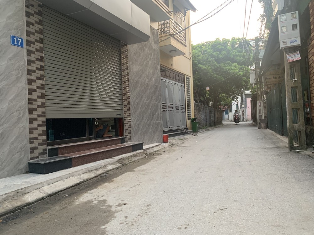 Giá cực rẻ, chủ cần bán gấp, chỉ 70tr/m2 đất Giang Biên, ô tô tránh, DT 74m2, MT 4m. Nhỉnh 5 tỷ