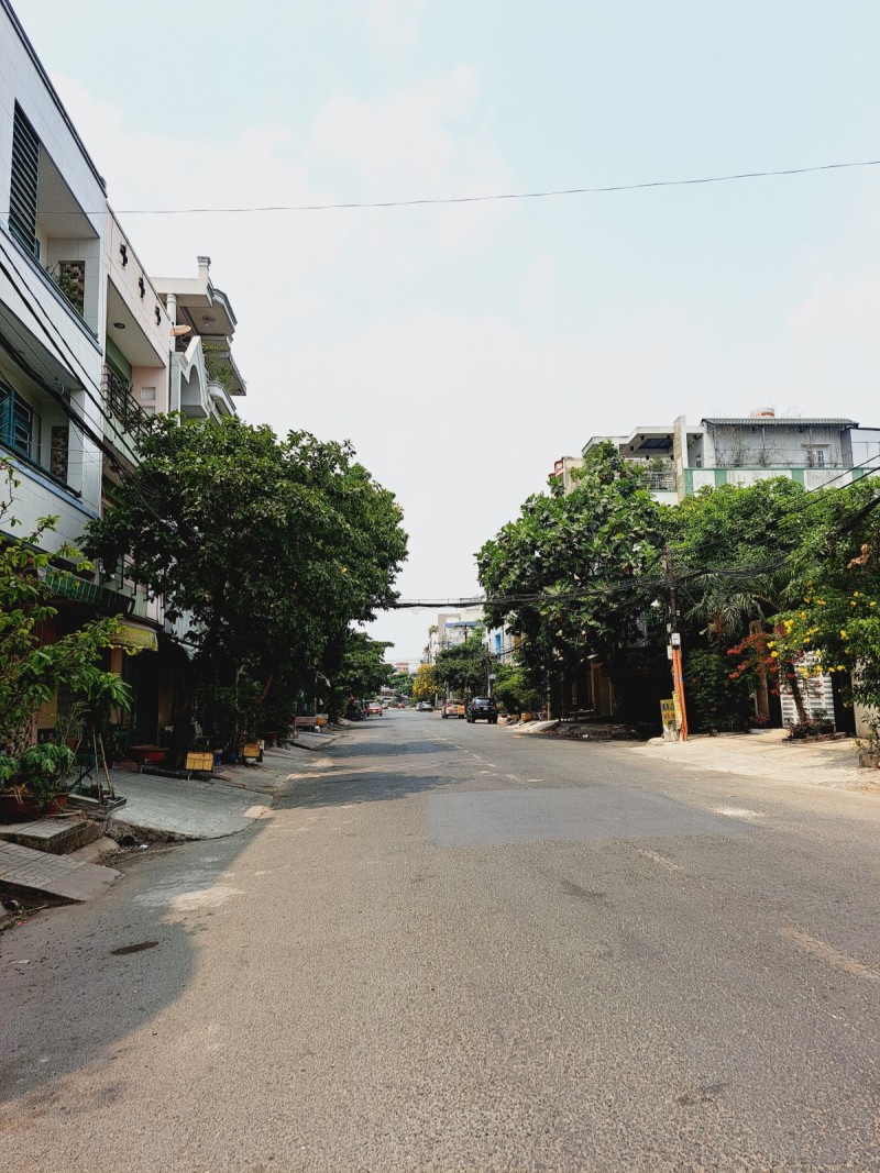 Bán nhà Mặt Tiền ĐS 36 Bình Tân 70m2. 5 Tầng BTCT Giá 9,5 Tỷ