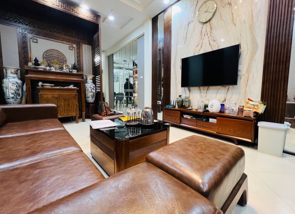 NGUYỄN KHÁNH TOÀN - NHÀ ĐẸP PHÂN LÔ – Ô TÔ ĐỖ CỬA – 2 THOÁNG VĨNH VIỄN – TẶNG FULL NỘI THẤT – 5 TẦNG,