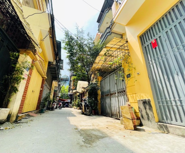 GIẢM SỐC!!! HOA BẰNG PHỐ – NGÕ THÔNG, Ô TÔ – BÁN ĐẤT TẶNG NHÀ – GIÁ ĐẦU TƯ – 59M2, NHỈNH 5 TỶ