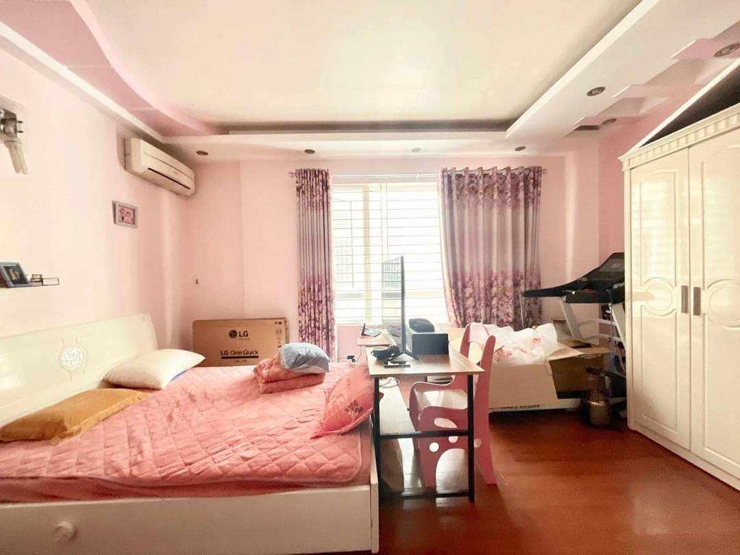 Bán nhà đẹp ngõ 44 Trần Thái Tông Cầu Giấy, 57m2, 5tầng MT5.7m, 10m ôtô, 2 thoáng 9.86 tỷ