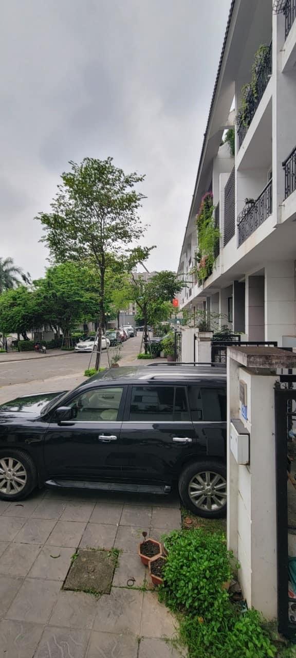 Bán biệt thự phố Mạc Thái Tông- Cầu giấy- Dt 161m2-mt 8m-5 tầng-nhà đã xây thô-giá 51 tỷ.