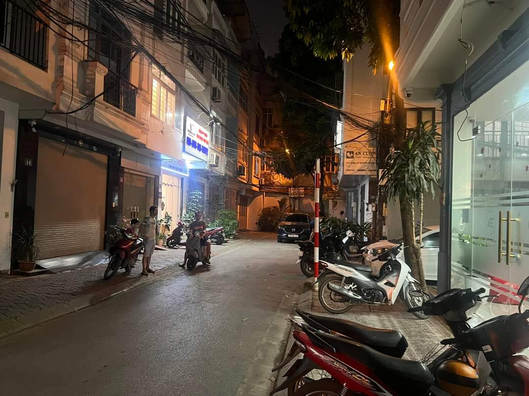 NHÀ PHỐ MẠC THÁI TỔ. ÔTÔ TRÁNH. 50M. 5TẦNG. MT 4.1M. 21.6 TỶ. ĐANG CẦN BÁN. CẦU GIẤY.