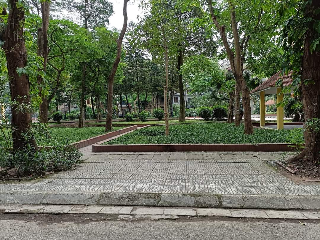 Bán nhà phân lô - ĐỀN LỪ 1 - VIEW VƯỜN HOA - vỉa hè rộng - dt 45m - 6 tầng - giá 12.3 tỷ