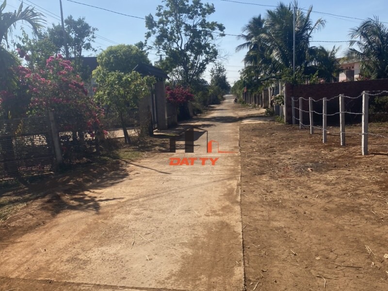Bán đất hẻm Y Wang nối dài thuộc buôn Tăng Ju- Eakao giá 450tr
