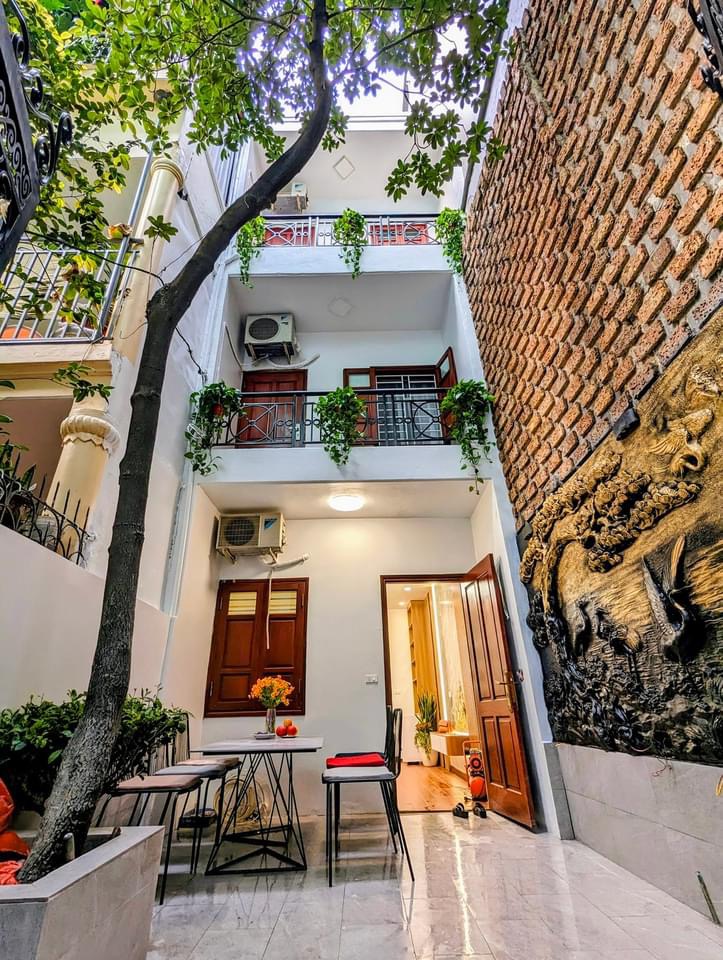 Bán căn nhà cho người đẳng cấp giữa lòng Thủ Đô 66m2 Hào nam, Đống Đa chỉ 8.3 Tỷ.
