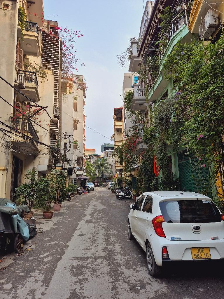 Bán nhà Ngõ 218 Lạc Long Quân 81m2, 5T, MT4.5m ô tô kinh doanh rất gần Hồ Tây