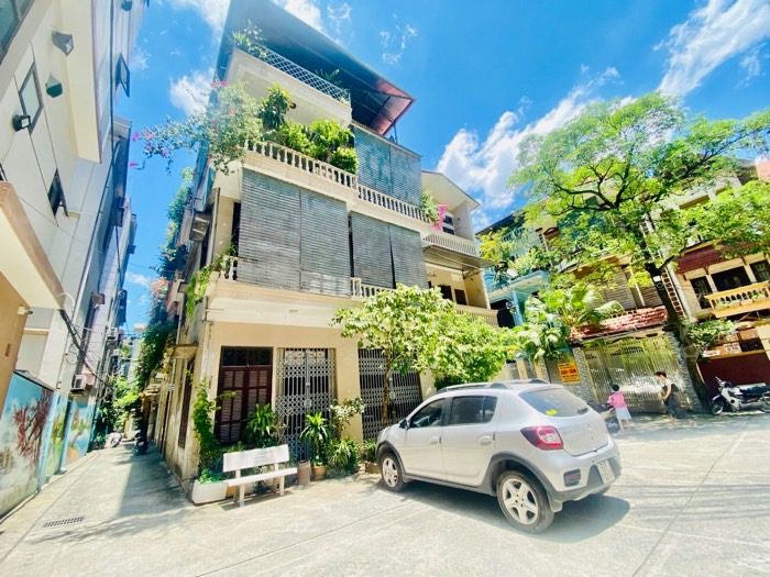 Siêu Đẹp! Phố Lê Trọng Tấn 3 mặt tiền 102m2, 3T, MT12m ô tô dừng đỗ view sân rộng 200m2