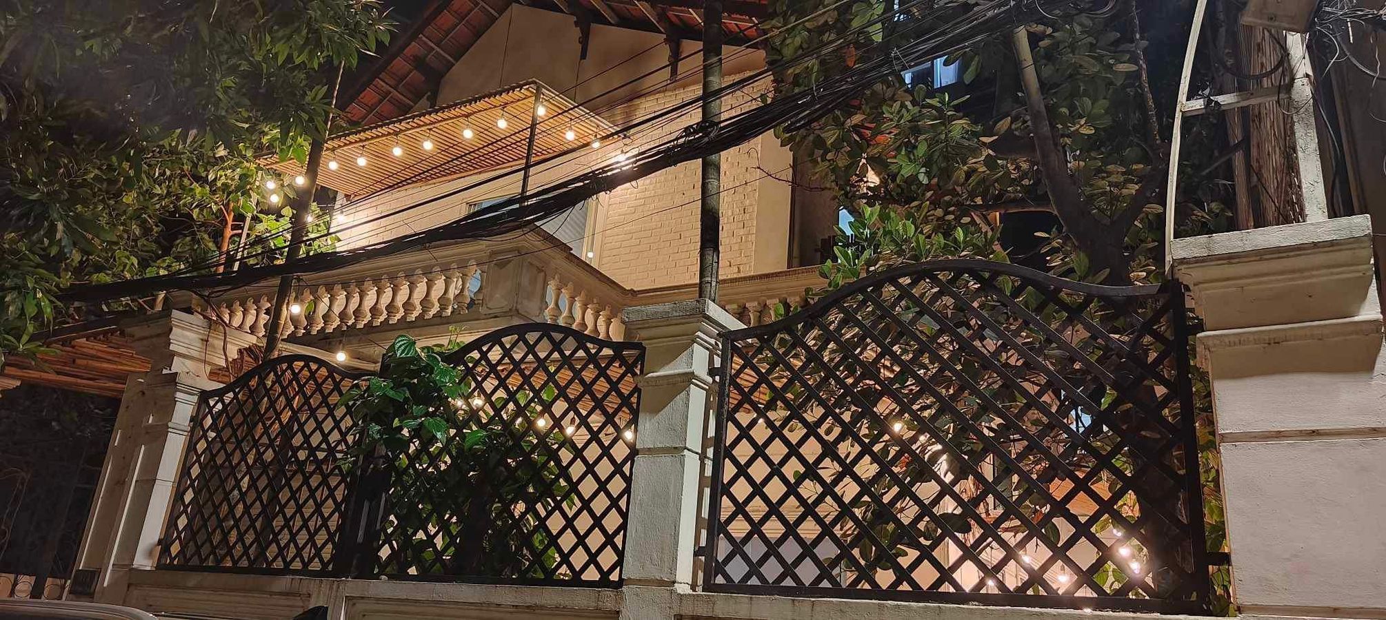 Bán biệt thự 2 tầng ngõ 19 Tô Ngọc Vân KD Diện tích 190m2, mặt tiền 10m, giá 46.5 tỷ