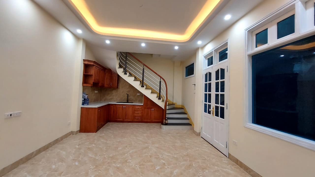 Nhà phố Trung Phụng - Phố Chợ Khâm Thiên. Trung Phụng 38 mét, 5 tầng, chủ hạ còn 6.2 tỷ.