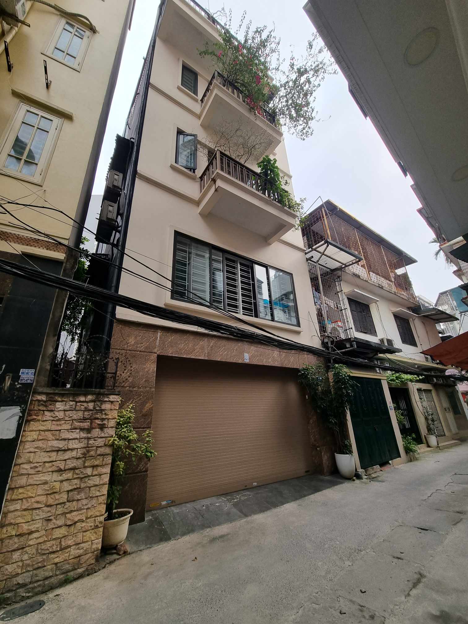 Siêu Phẩm! Phố Vạn Bảo lô góc 3 thoáng 68m2, 5T, MT6.3m Gara ô tô gần phố Vạn Phúc