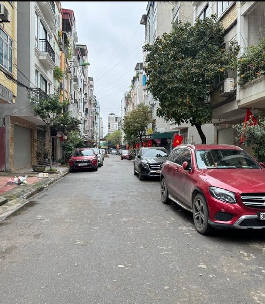 HOT..NHÀ CẦU DIỄN 6 tầng Thang máy Phân lô Ô TÔ tránh 7.7 tỷ