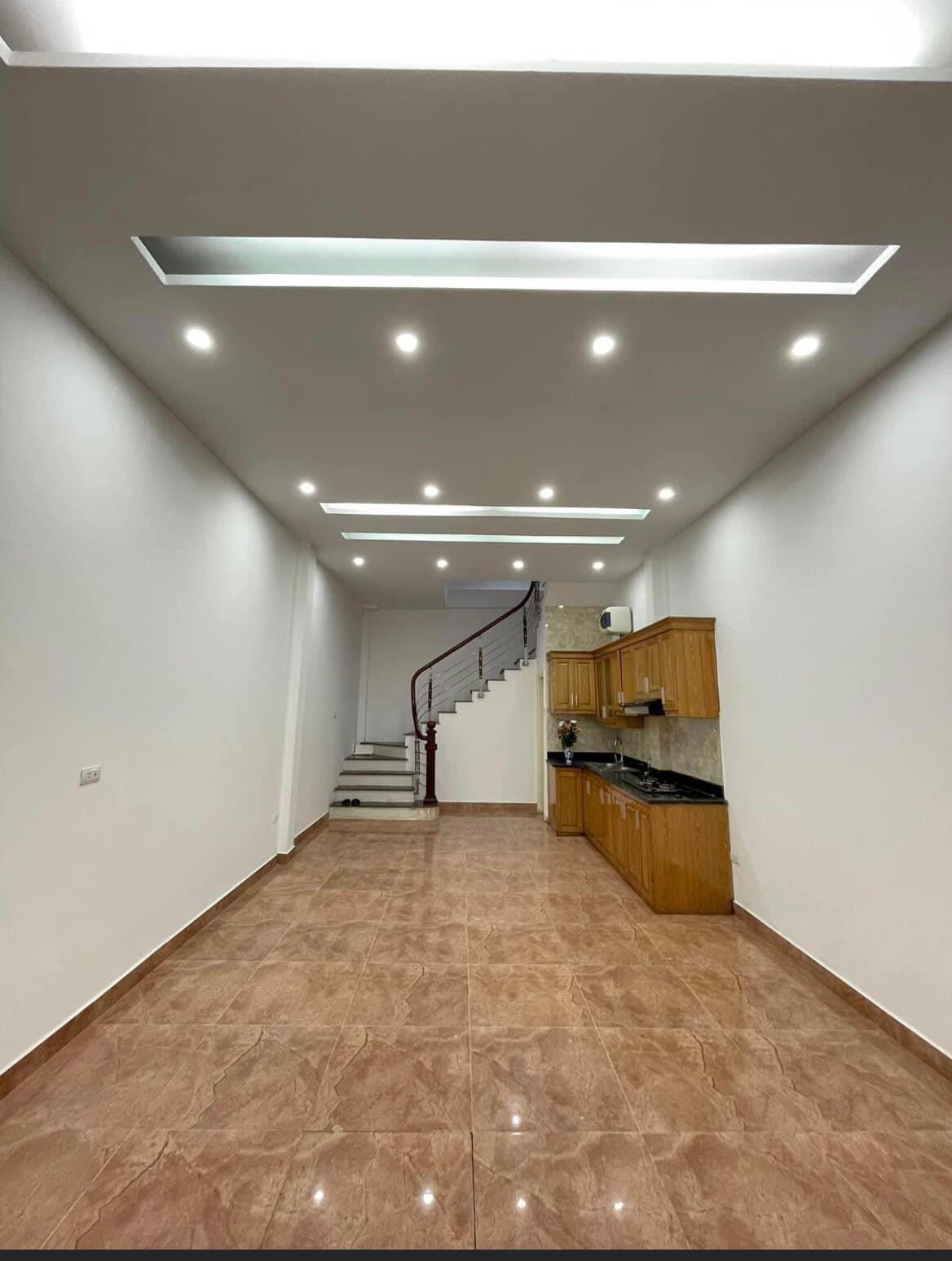 Bán nhà rẻ đẹp 50m2 5tầng mặt tiền 4m 5.75tỷ KV Trích Sài, Võng Thị, Thuỵ Khuê Tây Hồ