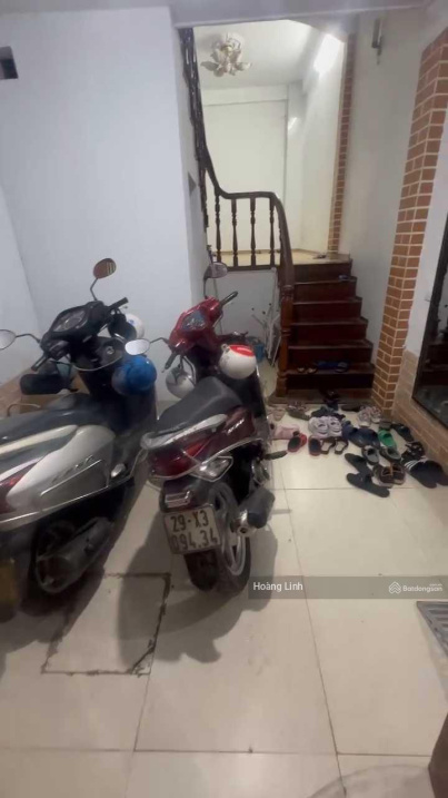 Bán nhà ngõ 260 Cầu Giấy, 30m2, 5 tầng, 20m ra mặt ngõ, 70m gửi xe ô tô, giá 5.1 tỷ