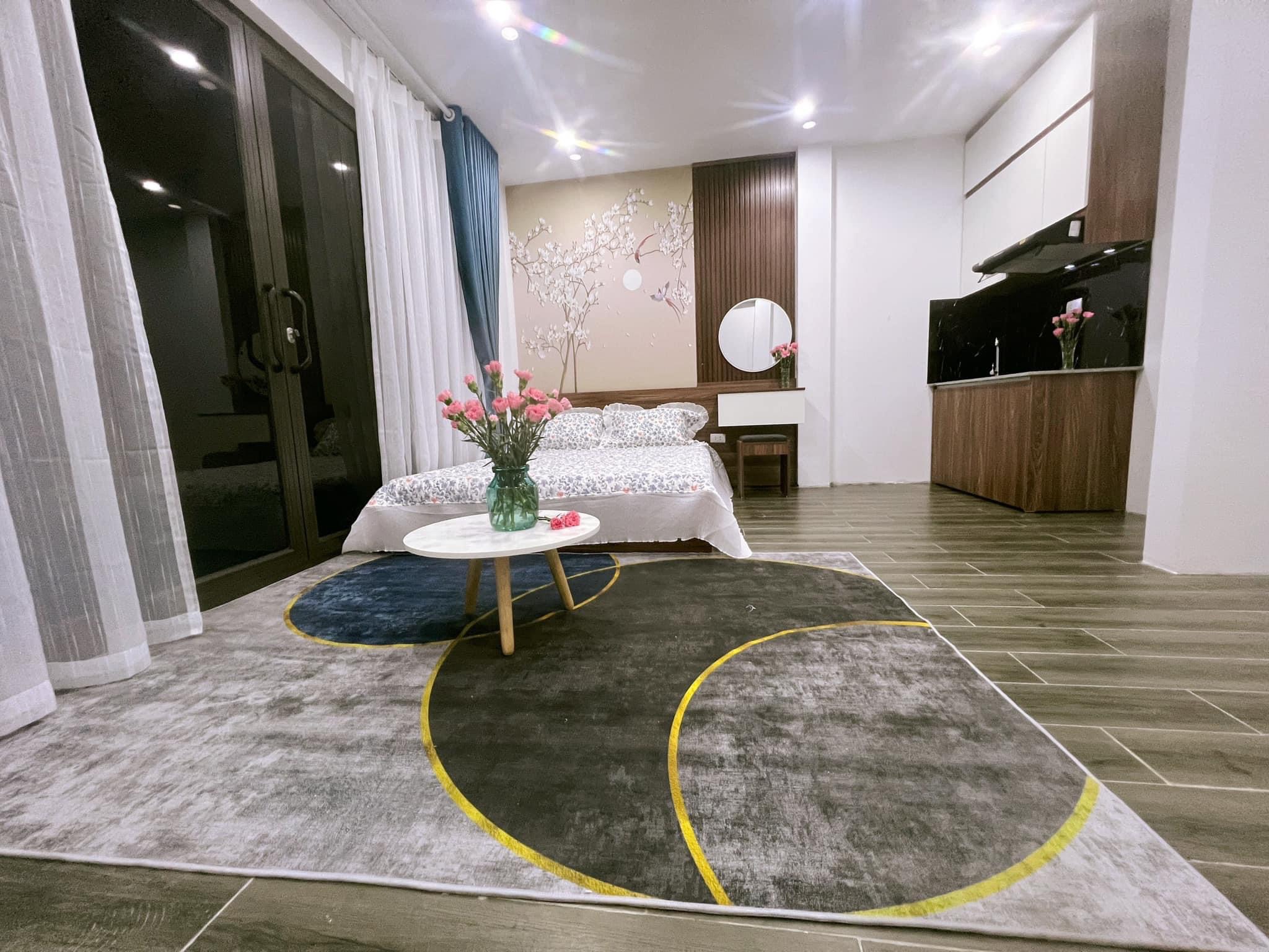 Bán tòa căn hộ dịch vụ Cầu Giấy 82m2 x 7 tầng thang máy 17 phòng Doanh thu 1.3 tỷ/năm