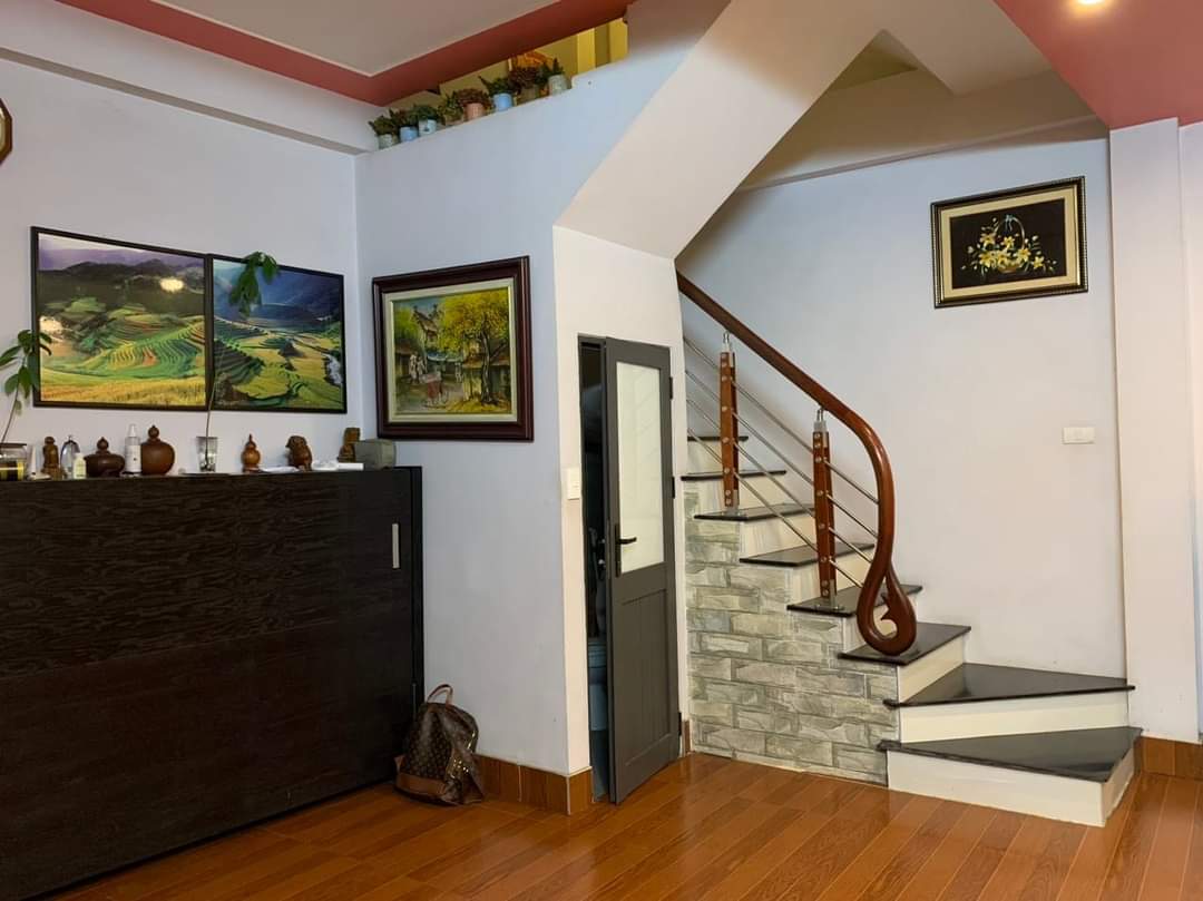 Bán Nhà Dân Xây, Ngô Gia Tự, Long Biên 4T, 35m2, chỉ 3,05 tỷ (Cam kết thông tin chuẩn)