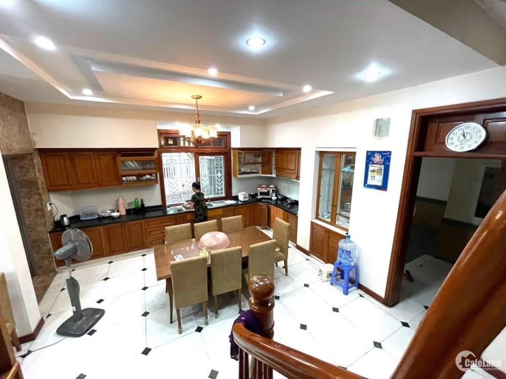 Bán nhà đẹp dân xây 45m2 5tầng mặt tiền 5m 6.7tỷ Lạc Long Quân Cầu Giấy gần Hồ Tây