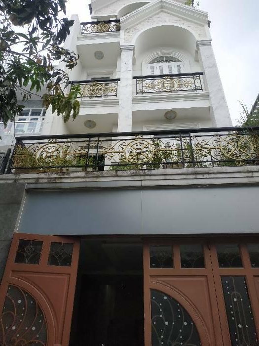 xe hơingủ trong nhà, hẻm như đường lớn thông đường số 1 ra đường số 18 khu vực dân cư sầm uất nhiều tiềm năng Bình Tân