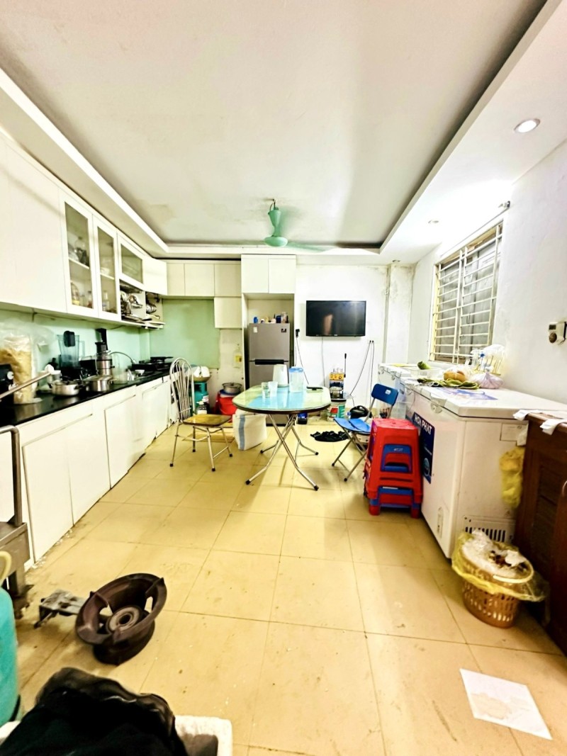 Bán nhà trung tâm Đống Đa 35m2 x 4 tầng, mt 3,6m, ngõ thông 3 gác tránh, 5,4 tỷ