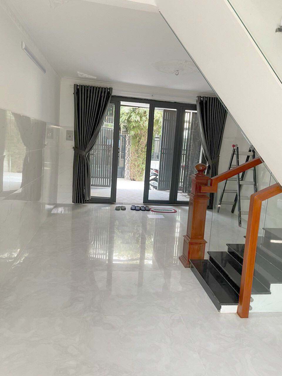 Bán nhà sổ hồng riêng HẺM XE HƠI Gần Phạm Văn Đồng_Hiệp Bình Chánh_Chỉ 4,5 tỷ