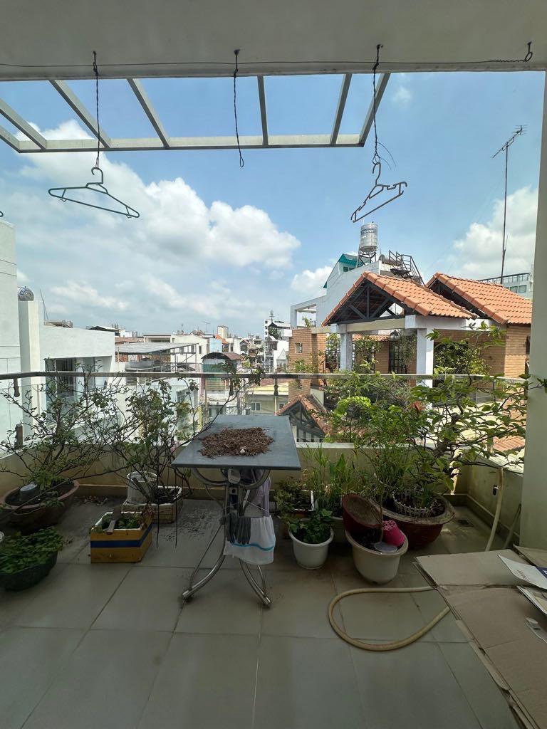 NHÀ HẺM XE HƠI 5 TẦNG LÊ VĂN SỸ-HUỲNH VĂN BÁNH.