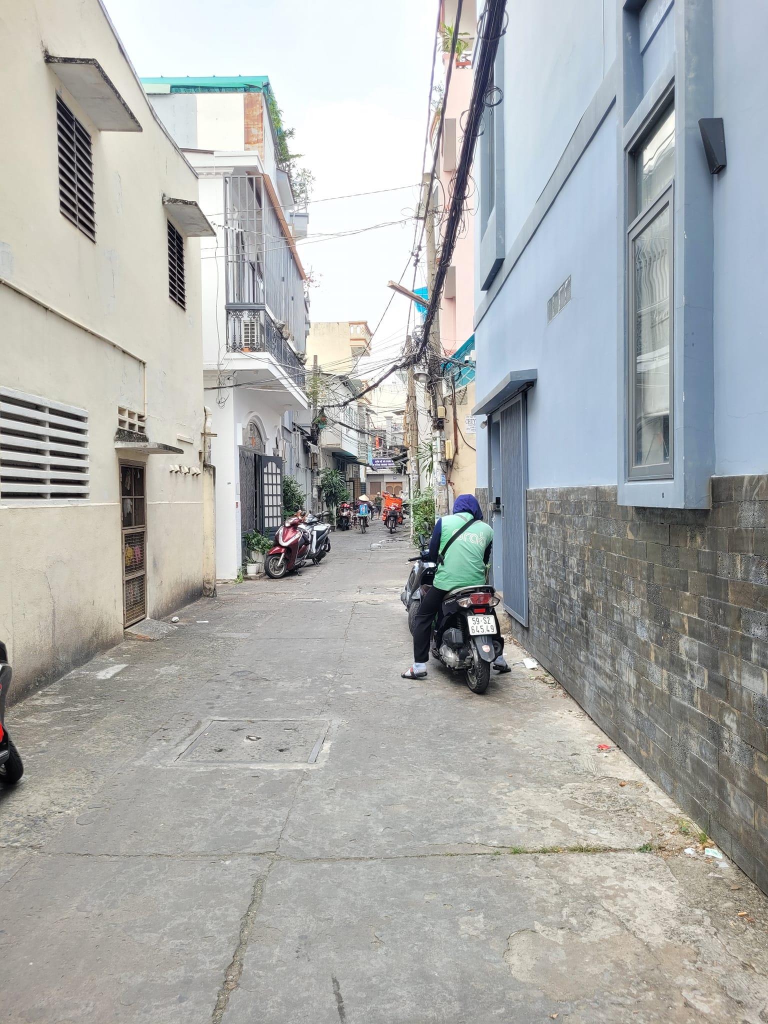 BÁN NHÀ HẺM XE HƠI Q.BÌNH THẠNH-NGUYỄN THƯỢNG HIỀN-30M2-CHỈ NHỈNH 4 TỶ.