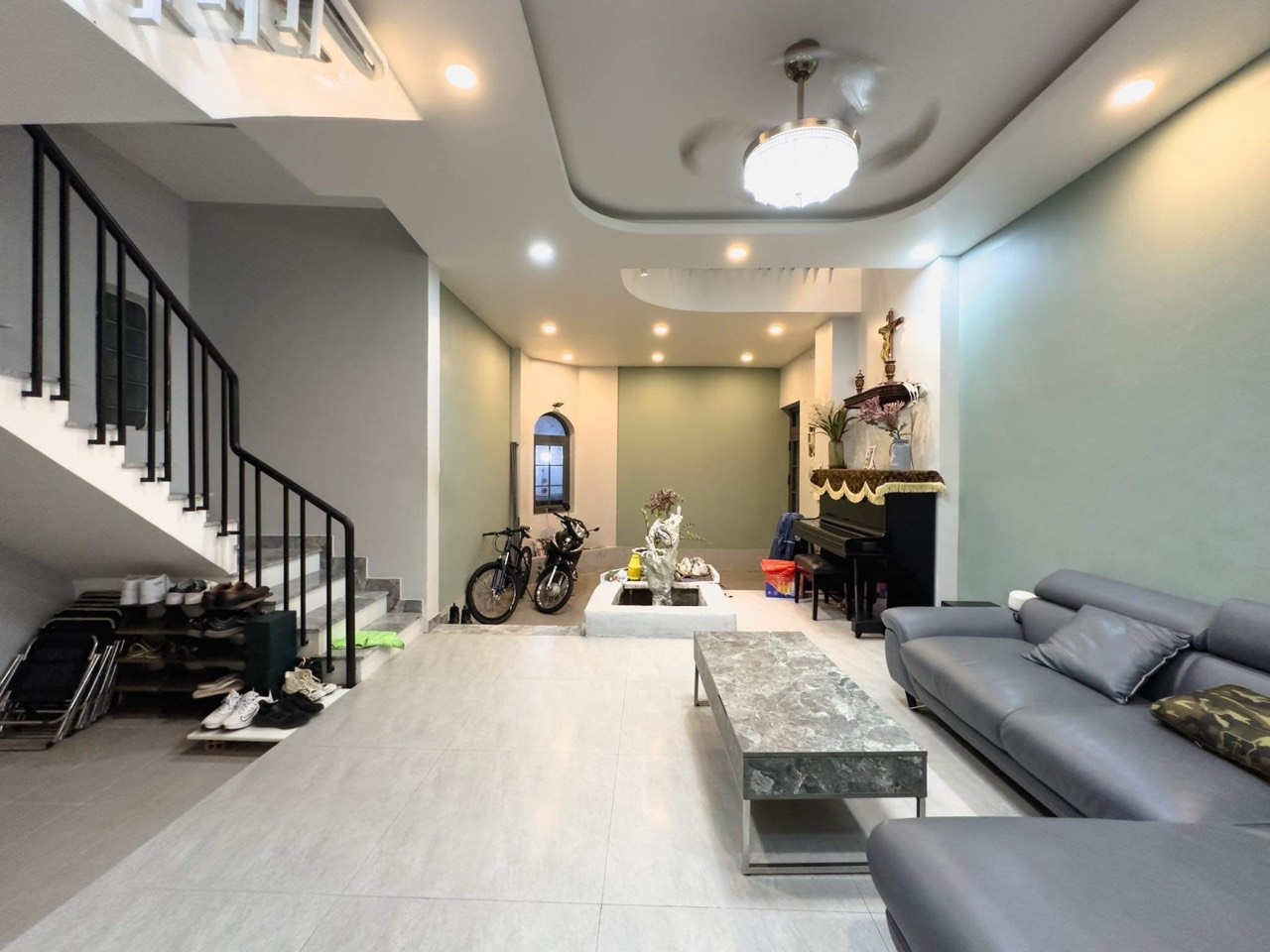 Bán nhà Lê Hồng Phong Quận 10 sát mặt tiền 3 tầng 4x13 chỉ nhỉnh 5 tỷ.