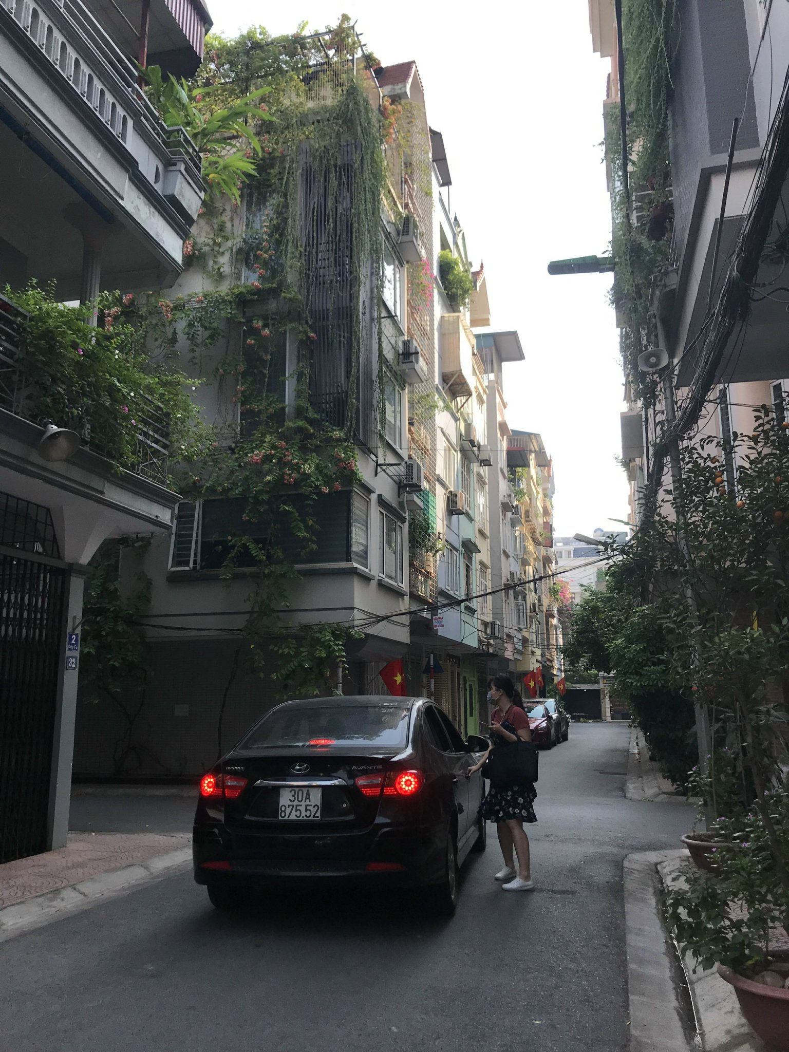 Bán nhà Văn Cao, Ba Đình, 50m, 6T, T.Máy, Ôtô, 11,8tỷ. 0981722626