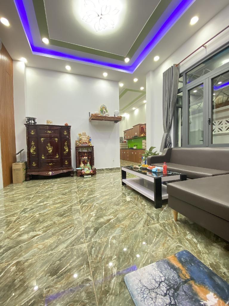 Cực Hiếm, Bán Gấp Nhà riêng Linh Trung, Thủ Đức, DT 70M, 3T Khu VIP Ngay ĐH Ngân Hàng, HXH Tránh