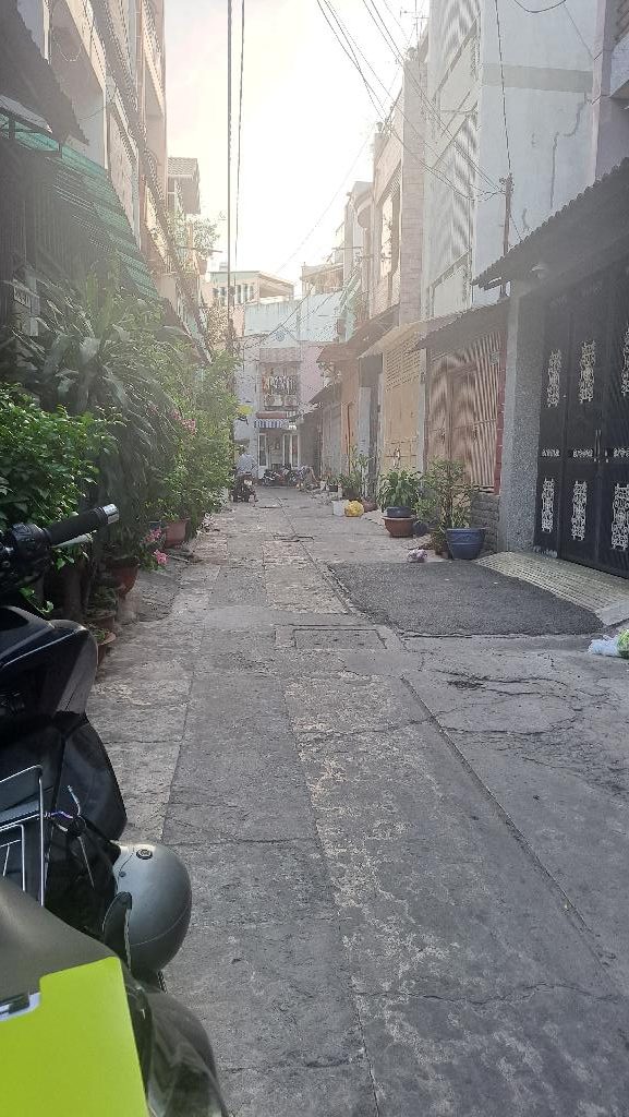 Bán nhà quận 11, đường Bình Thới, 56m2, 4x15m, hẻm xe hơi, 7.5 tỷ