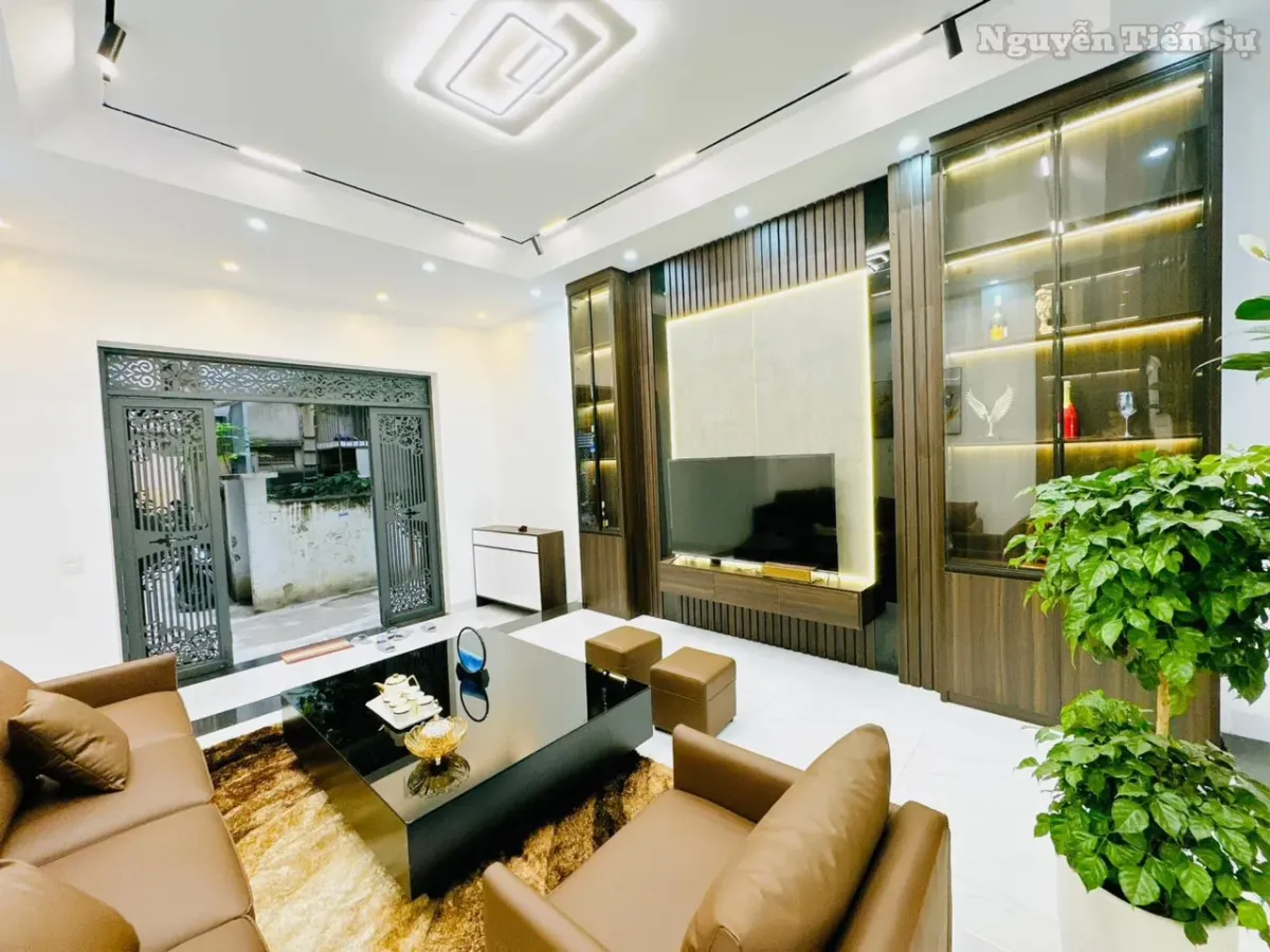 Bán nhà ngõ Xuân Thủy , quận Cầu Giấy, 50m x 5 tầng đẹp, hiện đại, mặt tiền 5m, ngõ thẳng, thoáng sáng, ô tô đỗ cửa.