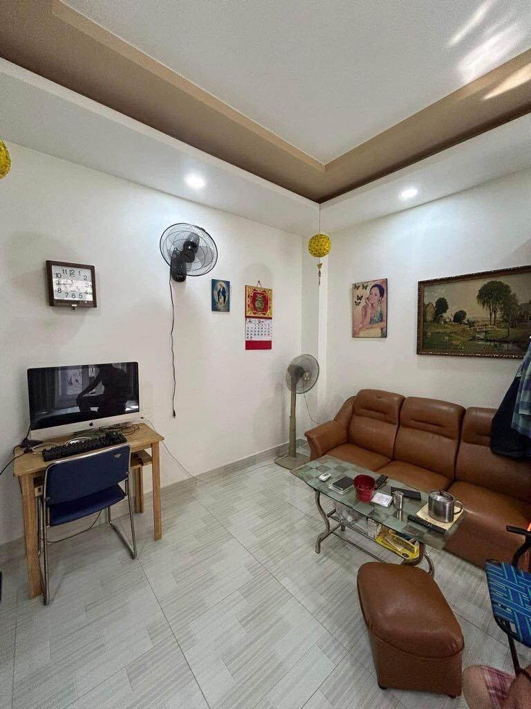 BÁN NHÀ QUẬN PHÚ NHUẬN-5 TẦNG-3PN-SÁT BÊN HẺM XE HƠI-CHỈ NHỈNH 4 TỶ.