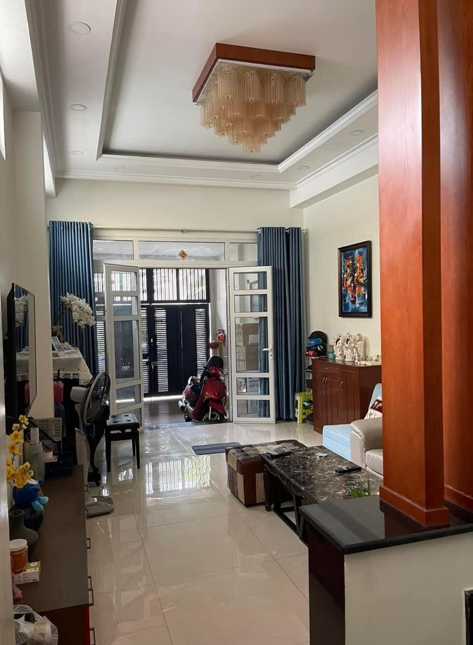 Bán Nhà Riêng Cạnh Giga Mall Hiệp Bình Chánh Dưới 5 Tỷ, DT 4.5X18m, 3T, Sổ Riêng