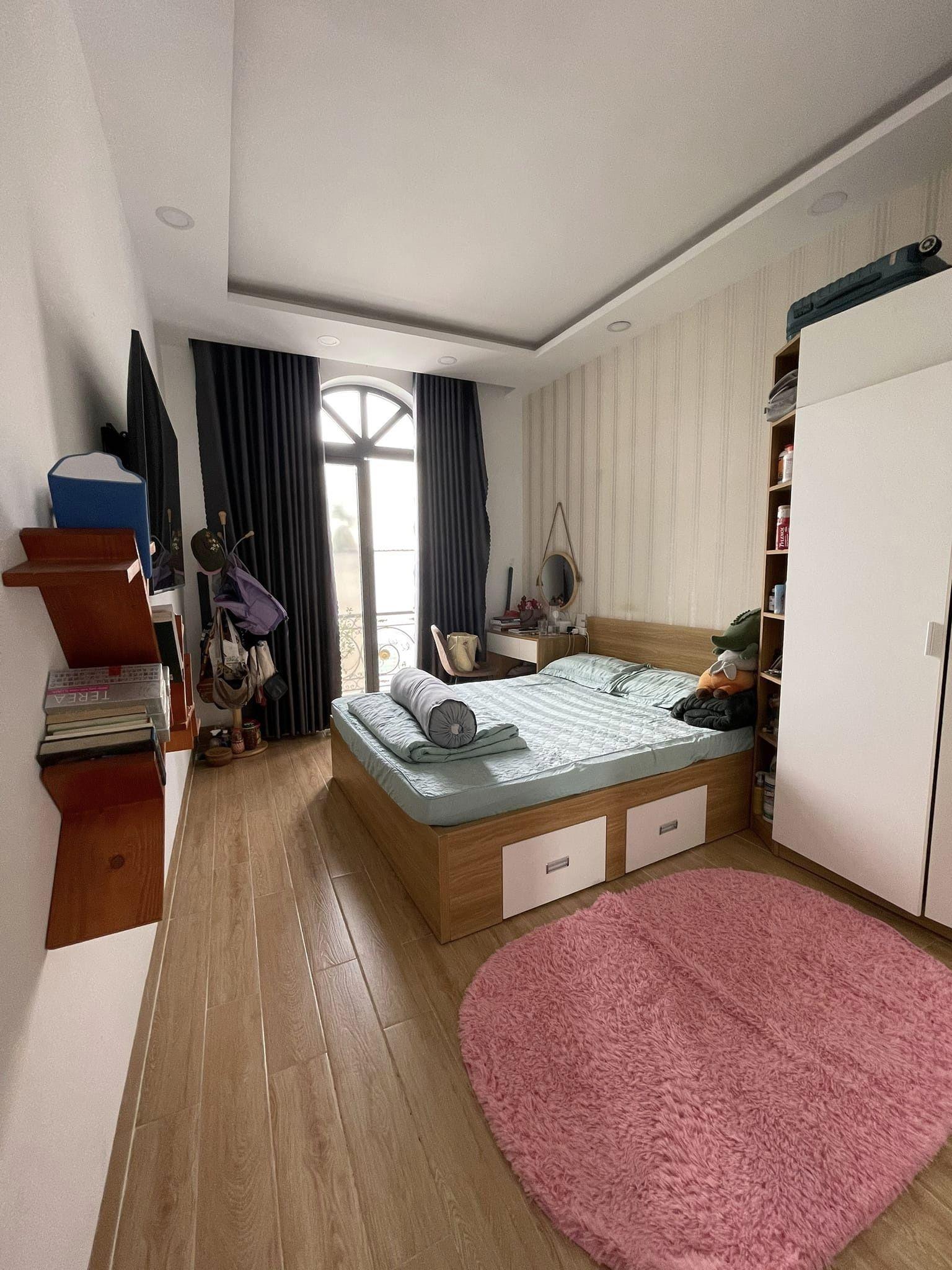 Sốc, Giá Chỉ 5 Tỷ Có Ngay Nhà DT 72m2, 3T, Xe Hơi Tránh, 76 Lê Căn Chí, Linh Trung Thủ Đức