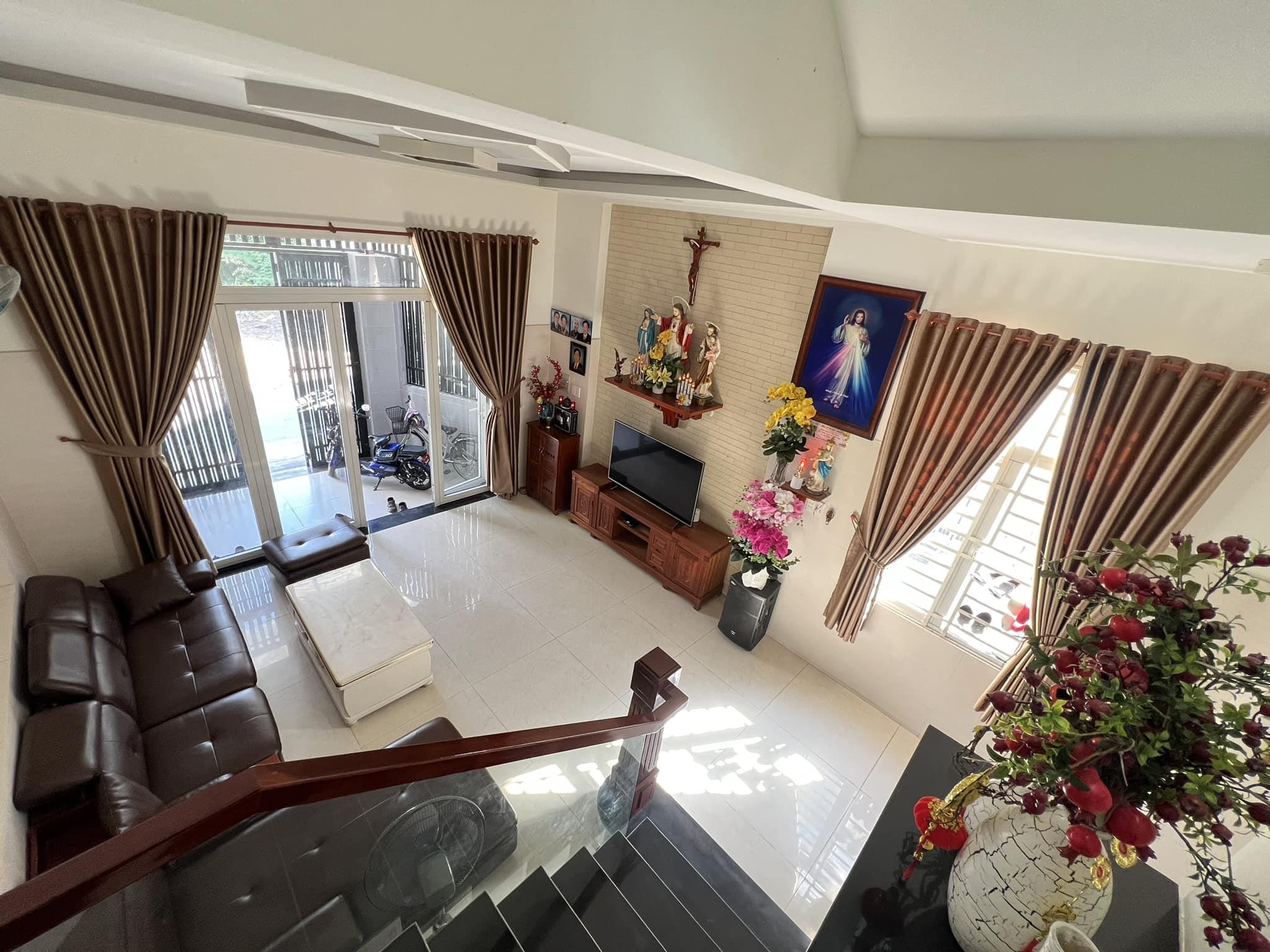 Sở Hữu Ngay Nhà riêng Khu VIP Ngay ĐH Ngân Hàng, Hoàng Diệu2, Thủ Đức, HXH, Ngang 4,5M, Gía Chỉ Hơn 3,5 Tỷ