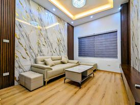 Bán nhà ngõ 43 Trung Kính, Cầu Giấy, 34m2, 5 tầng, nhà đẹp, 2 mặt ngõ, giá 4.85 tỷ.