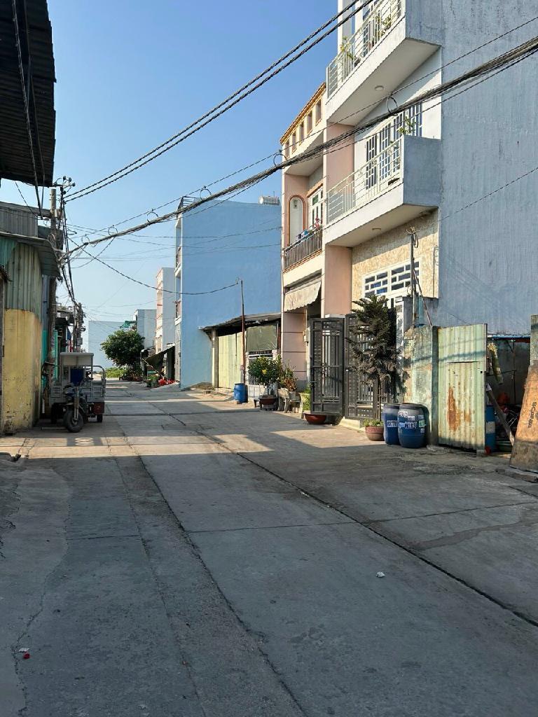 Bán nhà C4 đường Tỉnh Lộ 10, Bình Tân, 57m2, 4x15, hẻm xe tải vi vu, giá 2 tỷ8 bớt lộc