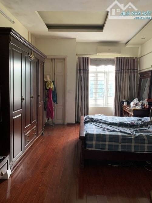 Cho thuê nhà ngõ Kinh doanh- Ô tô đỗ Phố Chùa Láng, Đống Đa, 65m- 5T- MT 4,4m - 8 Ngủ, giá 34tr, Mọi mô hình Kd sạch