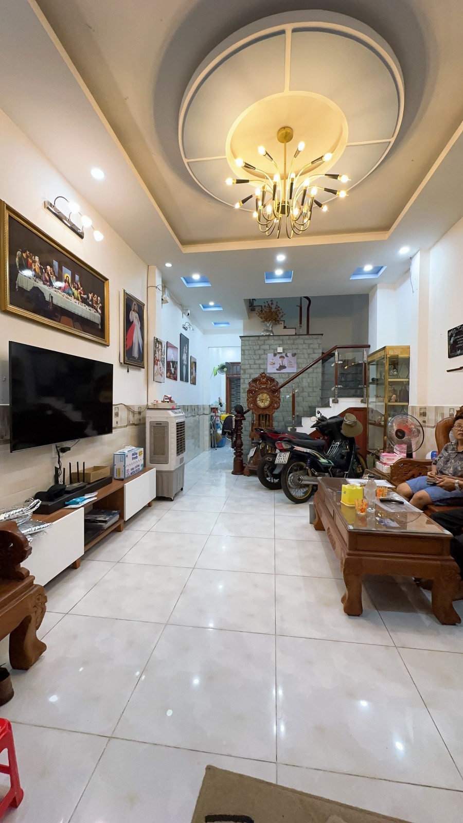 Bán Nhà Đẹp Ngay Chợ Phạm Văn Hai Tân Bình, 4 Tầng 4 P.Ngủ, Sổ A4, Nhỉnh 6 Tỷ