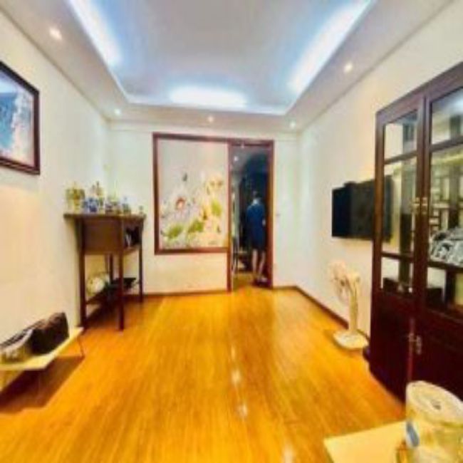 Bán căn hộ 58m2, tầng 3, cạnh hồ Giảng Võ