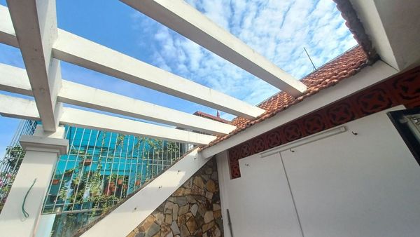 - Bán nhà Bùi Xương Trạch, Quận Thanh Xuân, ngõ xe 3 gác. Diện tích 54m2, 5 tầng, mặt tiền 14m, 6,4 tỷ (thương lượng)