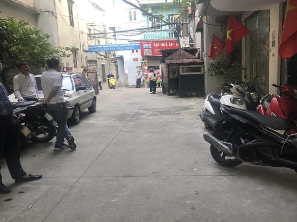 - Bán nhà trong ngõ Phố Tây Sơn trung tâm Quận Đống Đa, diện tích 31m2*4 tầng, mặt tiền 3,5m. giá 4,4 tỷ (TL)