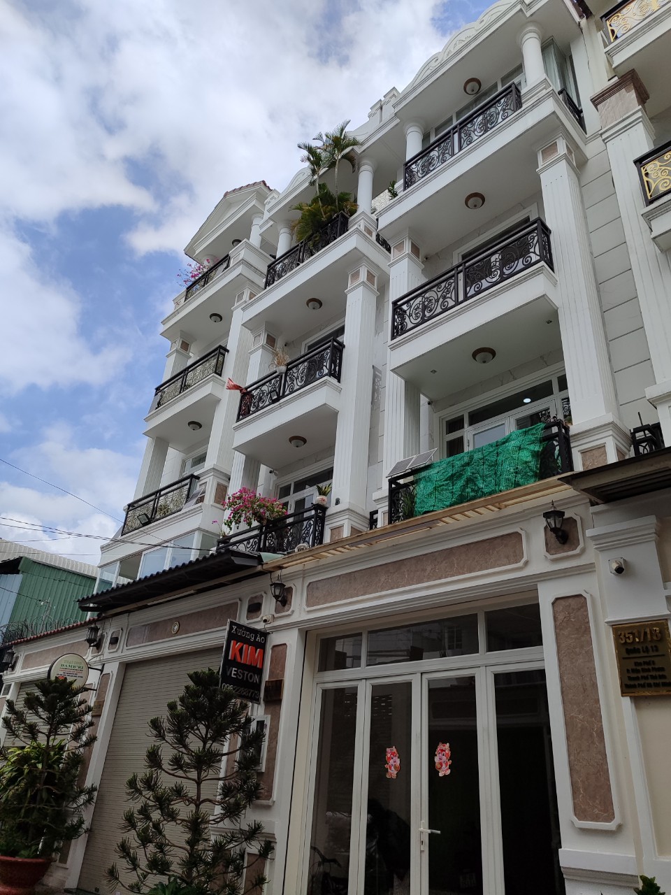 GẤP!!NHÀ NGAY VẠN PHÚC CITY-HXH SÁT MT-57M2 (4.2X14)-5 TẦNG-CHỈ 8.6 TỶ