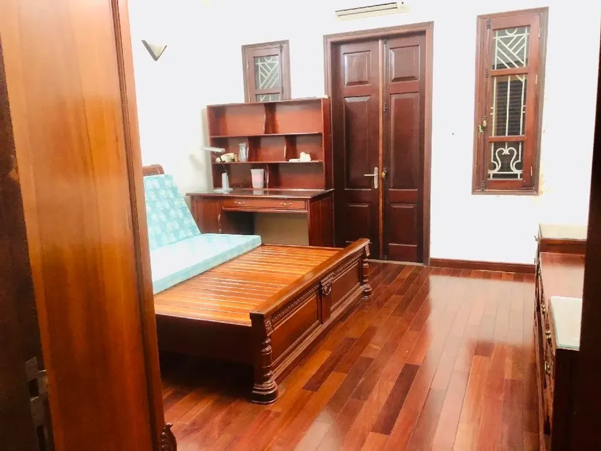 Bán Nhà Kim Giang. Hoàng Mai. Ô Tô. DT 70m2. MT 4,3m. 5 Tầng. Giá 13,85 Tỷ.