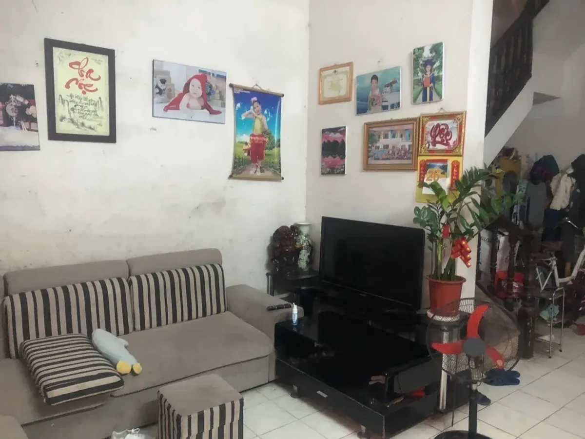 Bán Nhà Trần Duy Hưng. Cầu Giấy. Lô Góc. DT 83m2. MT 5m. 3 Tầng. Giá 15,78 Tỷ.