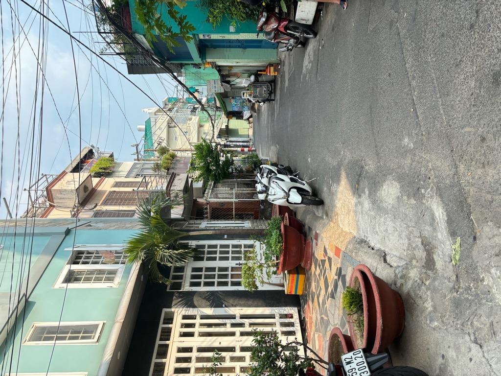 Bán nhà đường Hòa Bình, Tân Phú, 48m2, 2 tầng, hẻm xe hơi, 3.85 tỷ