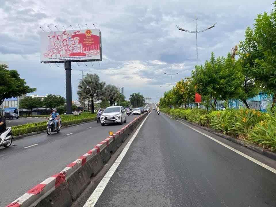 BÁN NHÀ MẶT TIỀN NGUYỄN VĂN LINH, QUẬN 7, 2 MẶT TIỀN. DT 55M Gía 8,7 tỷ thương lượng